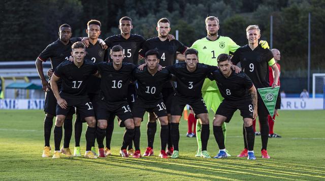 mk体育APP-推迟近半年的U21队首秀,穆科科用新纪录走出困境